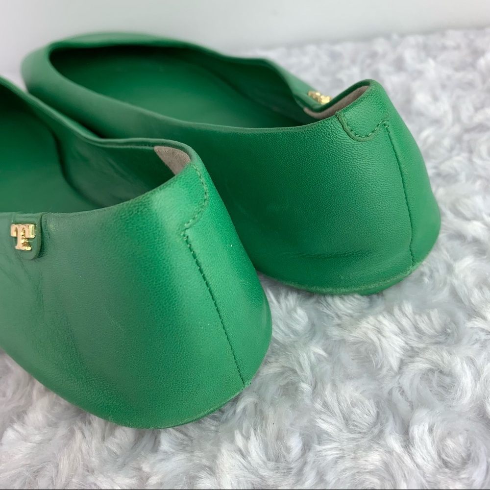 Tory Burch Green Leather Ballet Flats with Gold Logo - Picture 7 of 7